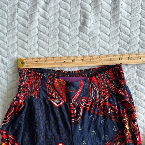 NWT LASCANA Women's Vibrant Red and Black Pants Side Pockets - Picture 5 of 7